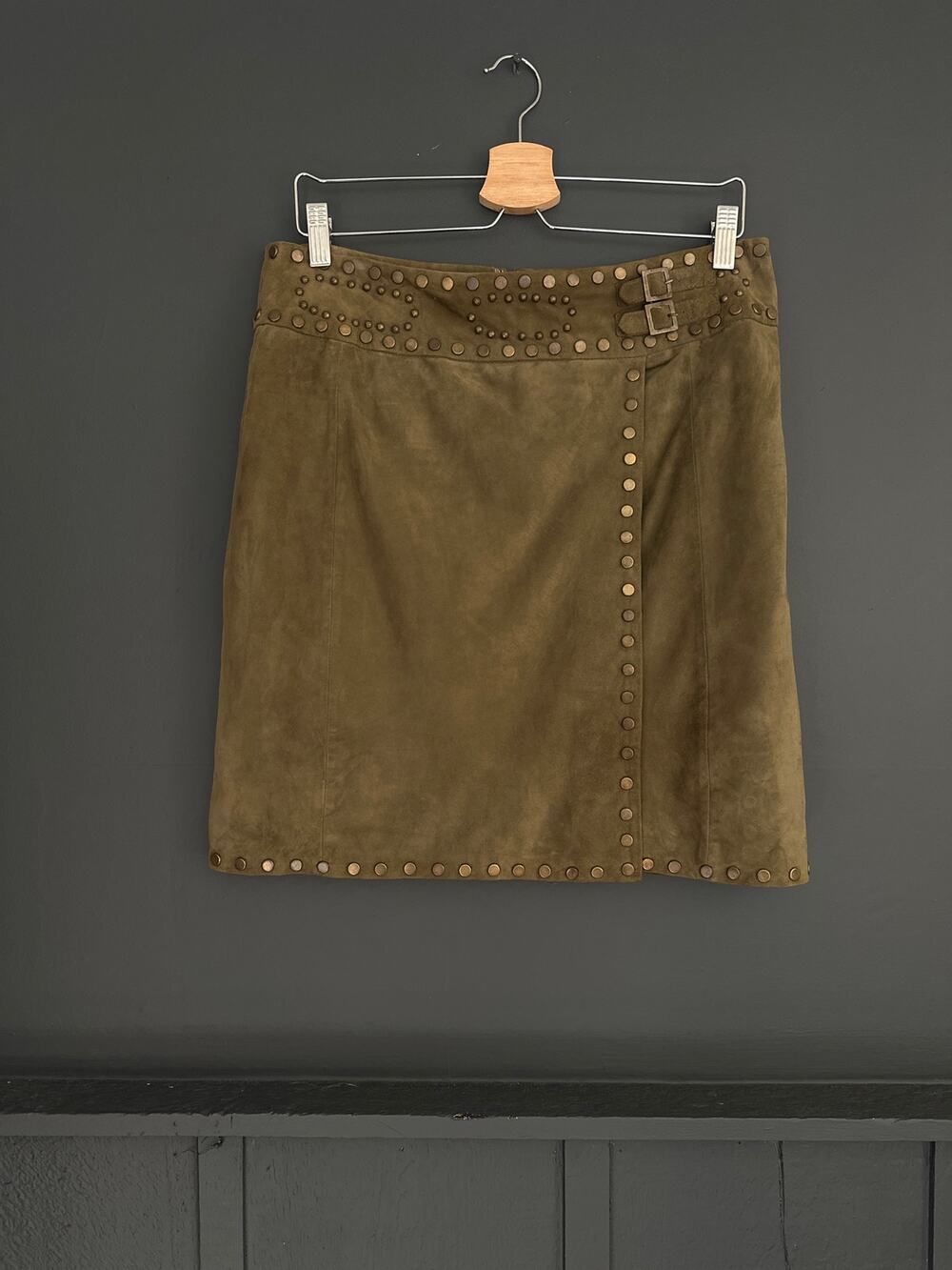 VS2 by Vakko Olive Green Goat Suede Leather Mini Studded Skirt NEW Size 10